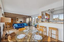 Paris 7th District – An ideal pied a terre with a terrace