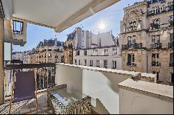 Paris 16th District – A 2-bed apartment with a balcony