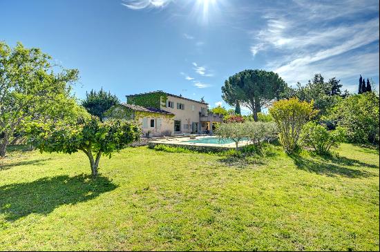 Family house of 180 m² on 2500 m² near Aix-en-Provence