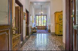 Charming 20th century Villino with garden