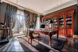 Avenue Montaigne Superb reception apartment