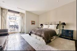 Avenue Montaigne Superb reception apartment