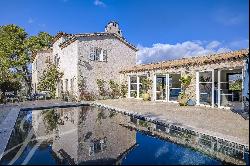 Beautifully renovated Provencal villa, walking distance from the village