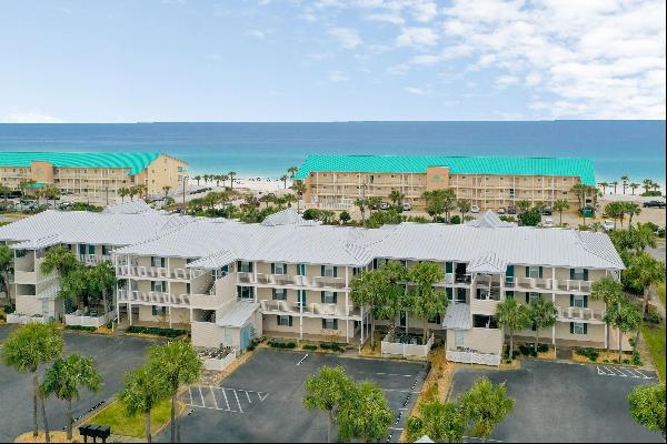 Gulf-View Condo Steps From Pool And Beach Access