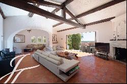 Pretty Provencal house in La Gaude with sea view and swimming pool
