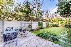 Boulogne North- A superb private mansion with a garden