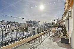 Paris 16th District – A 3-bed apartment with a terrace