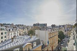 Paris 16th District – A 3-bed apartment with a terrace