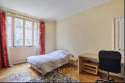 Paris 16th District – A spacious 2-bed apartment