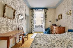 Paris 2nd District – A bright apartment with great potential