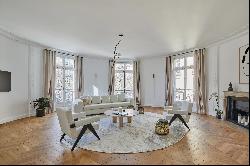 Paris 16th District - A superb 4-bed apartment