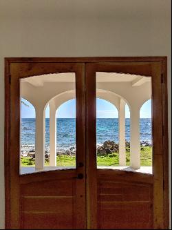 Corn Island Beachfront Oasis