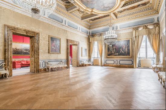 Apartment in piazza San Luigi dei Francesi.