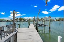 11220 7th Street E, Treasure Island FL 33706