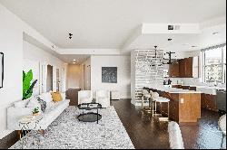 Fabulous and sunny condo at One Lincoln Park!