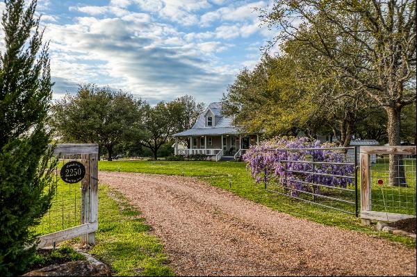 2250 Hartfield Road, Round Top, TX, 78954