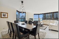 Sensational High Floor Condo