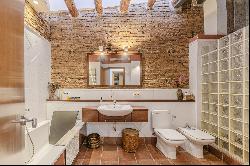 Spectacular duplex penthouse with large terrace in the Gothic Quarter