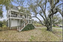 665 N Beach Boulevard, Bay Saint Louis MS 39520