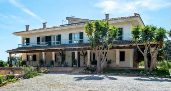 Large Mediterranean finca for sale in Ses Salines, Majorca, Ses Salines 07640