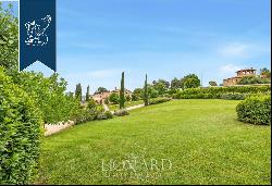 Luxury estate with a farmstead, villa and a cottage for sale in Tuscany, on the Maremma hi