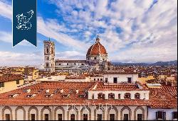 Lavish apartment with a panoramic view of Brunelleschi's Dome for sale in Palazzo Portinar
