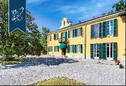Wonderful historical estate with an outbuilding and two apartments inside over 3 hectares 