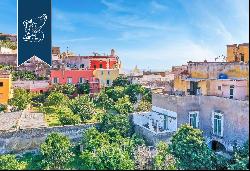 Charming luxury estate with a big terrace in the beating heart of Procida