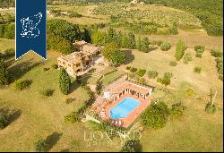 Stunning property with a pool for sale on Siena's hills