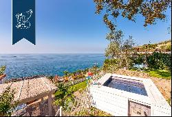 Stunning estate with a garden and jacuzzi for sale in the province of Naples