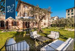 Wonderful villa with a private park and pool in a residential area of Forte dei Marmi