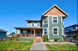 1324 9TH AVE Seaside, OR 97138