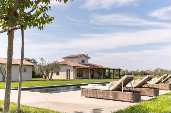 Capalbio: splendid farm with dependance and pool