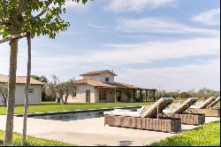 Capalbio: splendid farm with dependance and pool