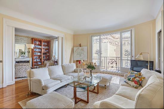 Paris 5th District - An elegant 3-bed apartment in a prime location