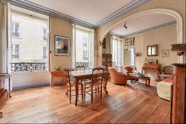 Paris 2nd District A bright apartment with great potential