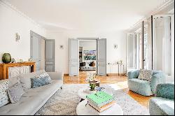 Paris 16th District - A 3-bed apartment with a garden