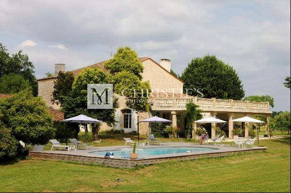 For sale beautiful turnkey lifestyle passion vineyard estate on the banks of the Dordogne