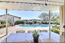 HOSSEGOR – A VILLA WITH A SWIMMING POOL