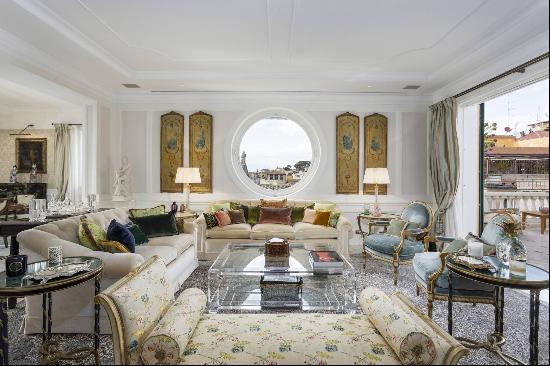 Penthouse in the iconic piazza di Spagna neighbourhood