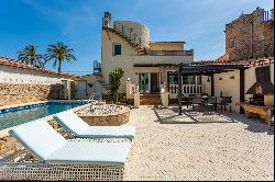 Beautiful villa in Empuriabrava with 12m of mooring