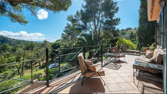 Villa for sale, on the slopes of the Tramuntana mountains near E, Esporles 07190