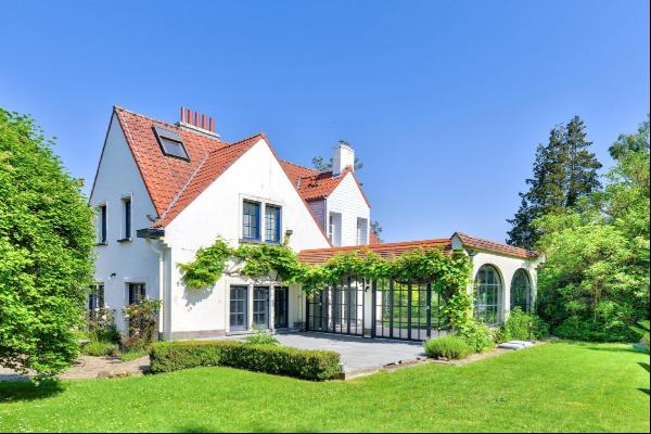 Charming Villa with Lovely Garden
