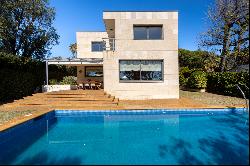 Contemporary style house with pool and sea views in Alella – Costa BCN