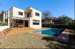 Contemporary style house with pool and sea views in Alella – Costa BCN