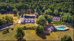 Castle of 3370sqm - 50 rooms - 106 Hectares - Perigord Noir