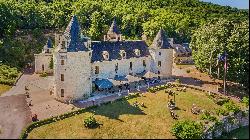 Castle of 3370sqm - 50 rooms - 106 Hectares - Perigord Noir