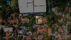 Land with excellent location in the Ykua Sati Neighborhood