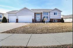 929 32nd Street S, Moorhead MN 56560