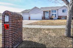 929 32nd Street S, Moorhead MN 56560